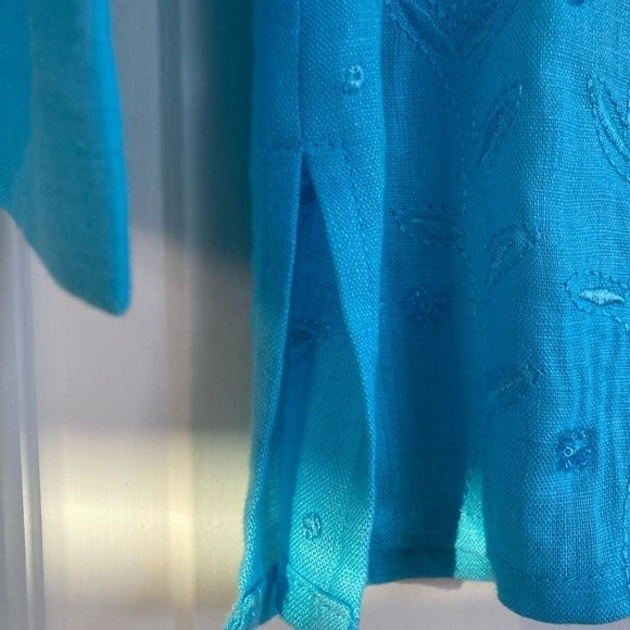 Laura Petites Blue Linen Embroidered Button Down, Collared Shirt. Size M - Picture 3 of 8